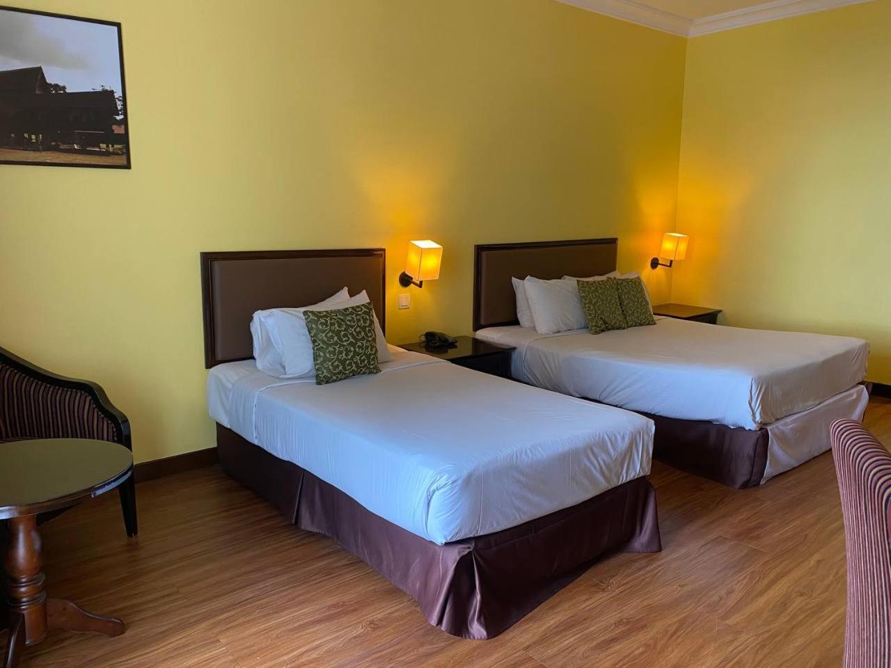 Ehsan Seaview Hotel Port Dickson Exterior photo